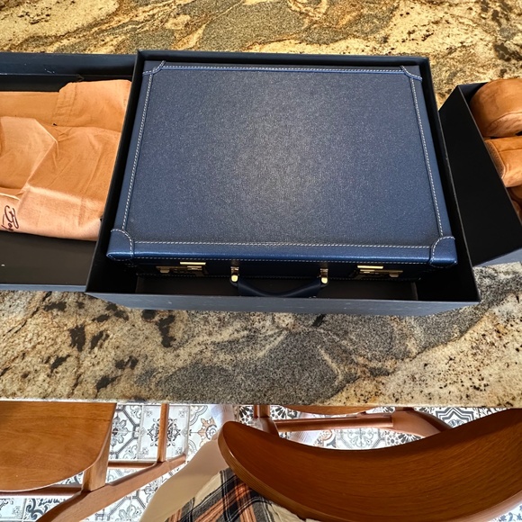 Brand New- Blue- Bosphorus Leather Luxury Watch Case w/ Storage Compartments - Picture 5 of 12